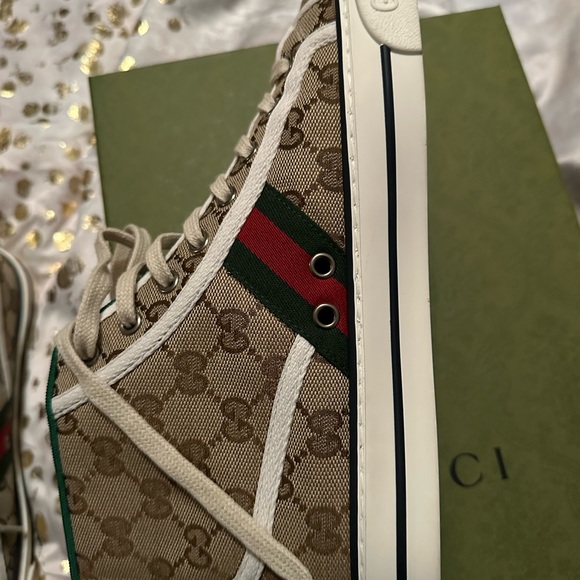 Authentic Gucci sneakers - Picture 2 of 15